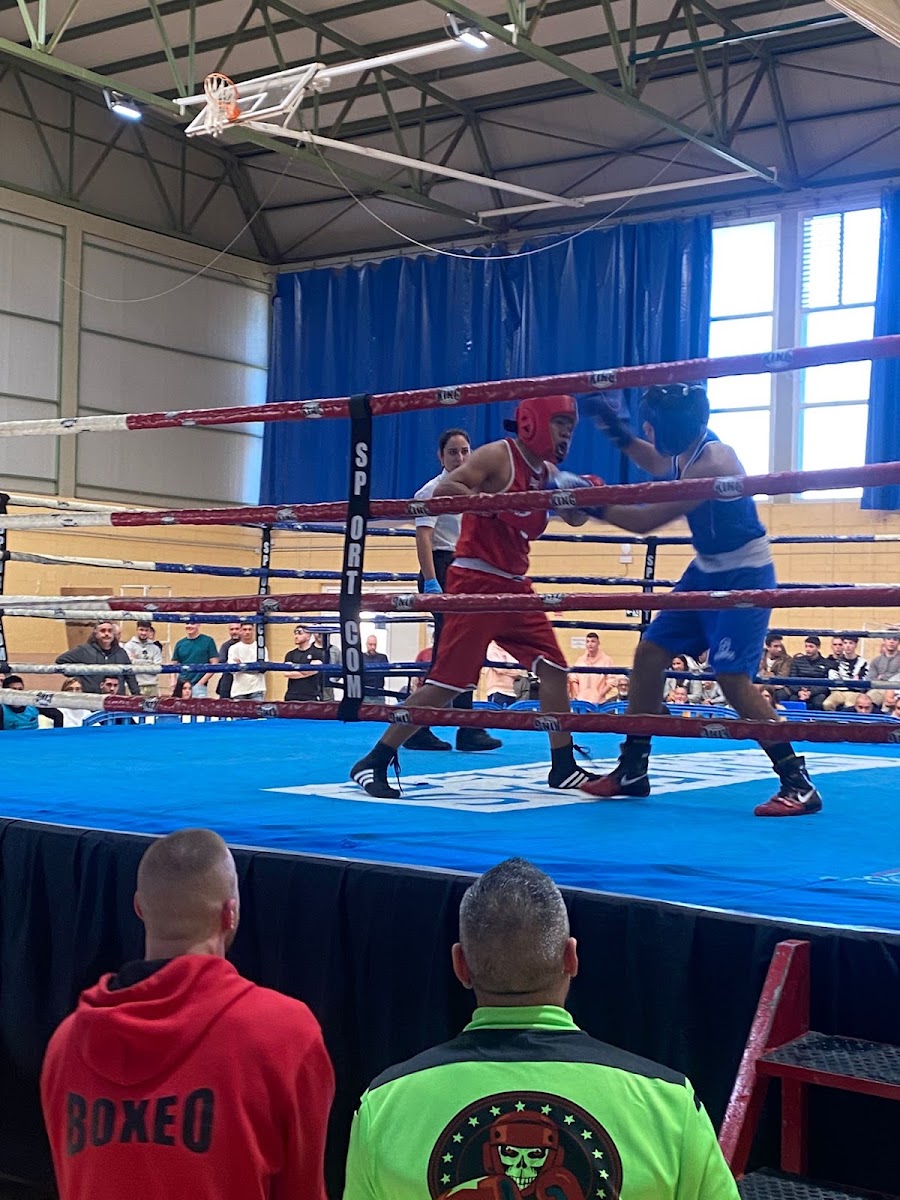 Combate de boxeo publicado en la galería del club