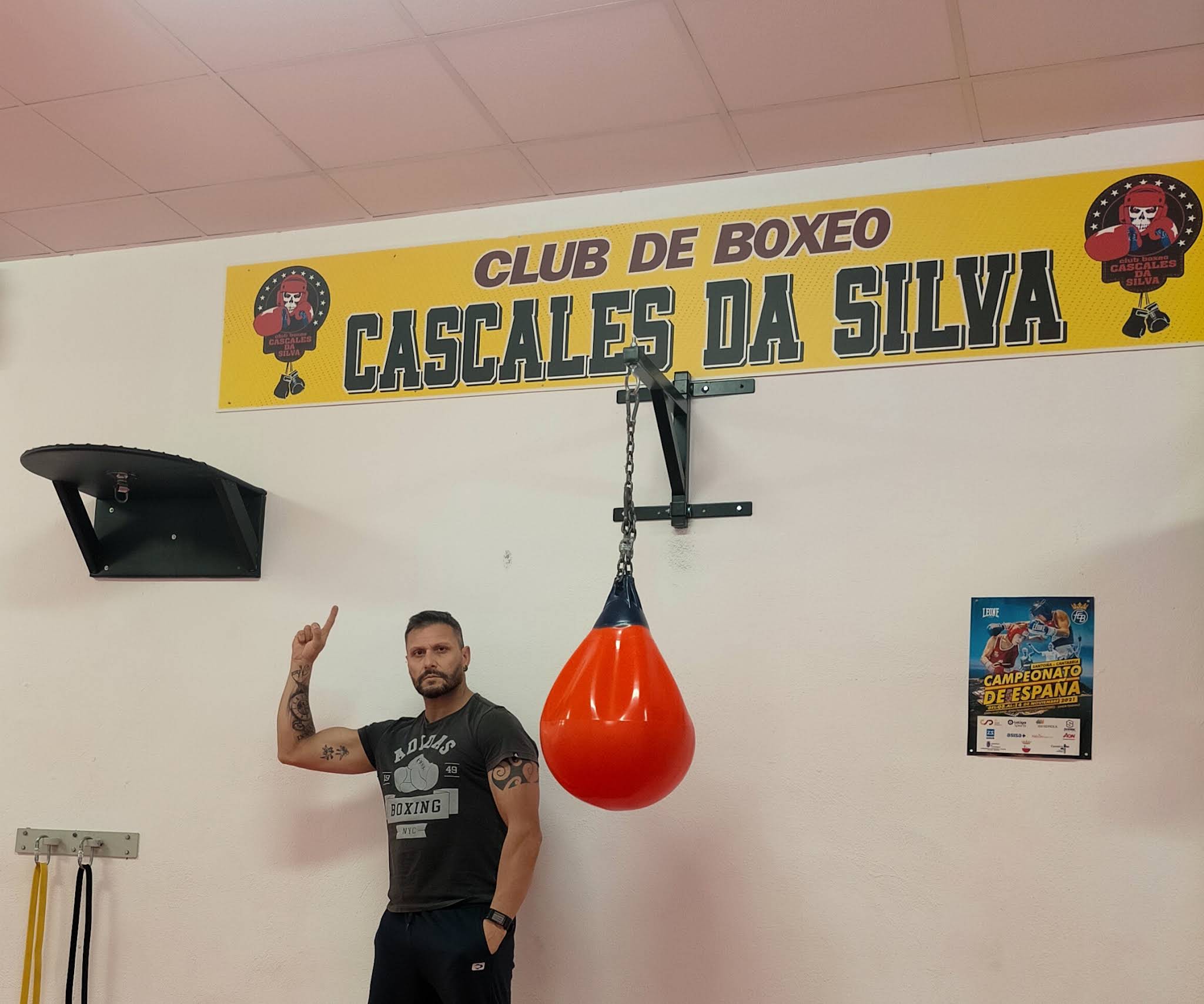 El rótulo y el espacio de entrenamiento de Cascales Da Silva